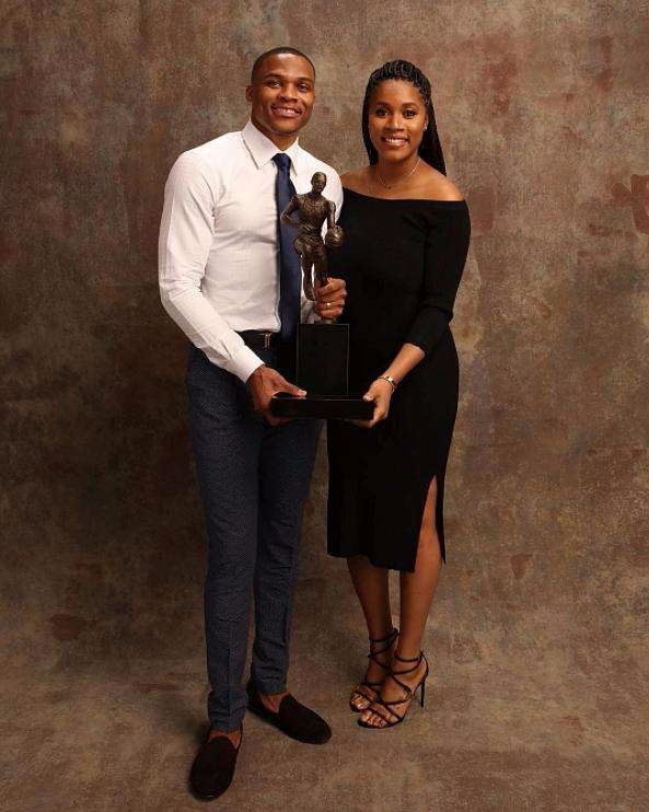 德天空：目前看施洛特贝克最可能不续约，皇马和拜仁讨论了他（德天空：施洛特贝克续约希望渺茫，皇马与拜仁已讨论其情况）