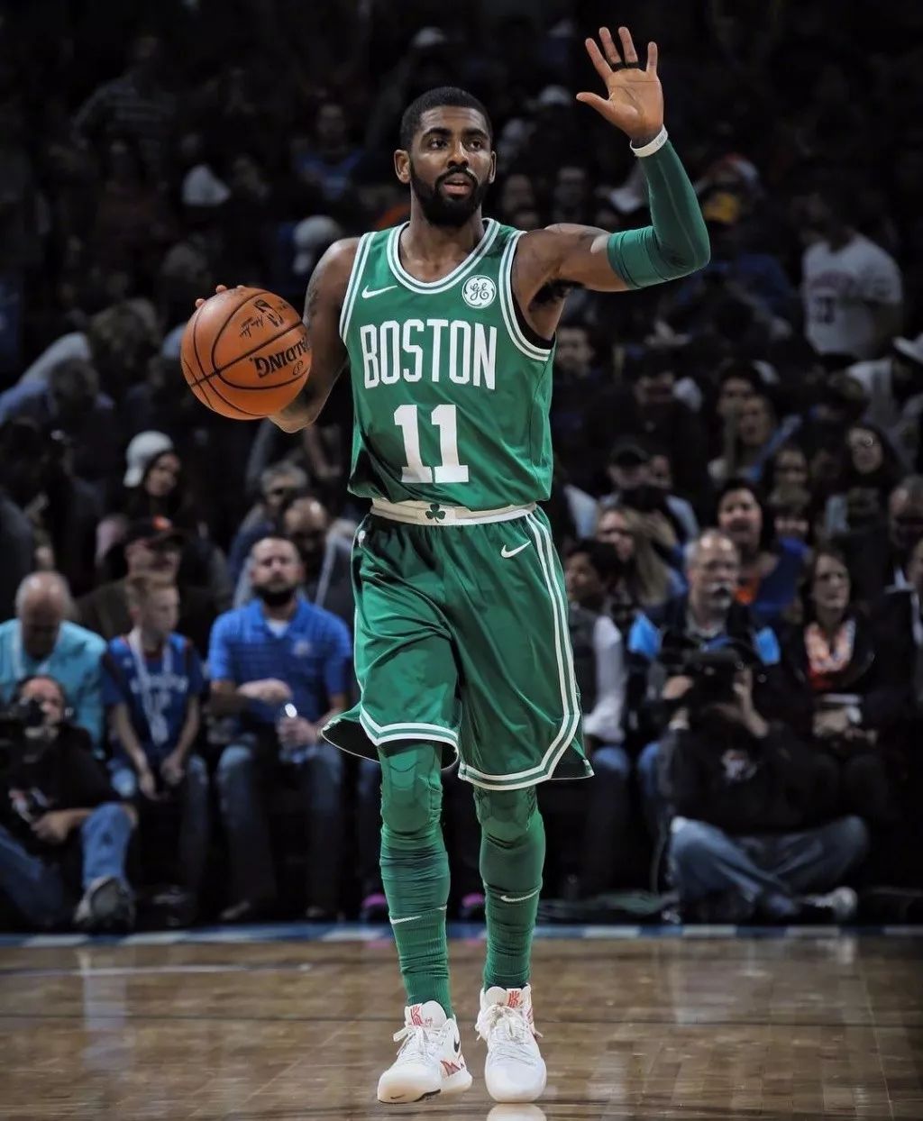 又伤了，对阵柏林联合时帕夫洛维奇的左大腿出现伤病（帕夫洛维奇战柏林联合左大腿再度受伤）