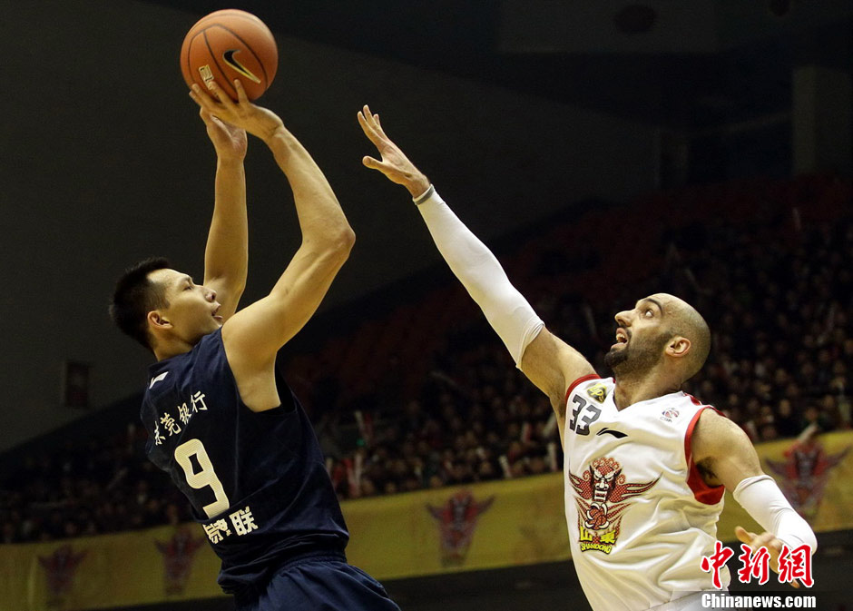 米体：锋线成米兰冬窗补强首选，齐尔克泽伊卡尔迪在列（米兰体育报：冬窗优先补强锋线，齐尔克泽与伊卡尔迪在列）