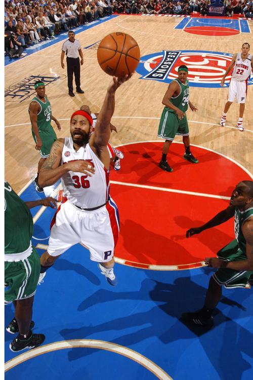 利雅得胜利4-1赛哈特海湾，C罗凌空倒钩破门，菲利克斯传射（利雅得胜利4比1击败赛哈特海湾，C罗倒钩破门，菲利克斯一传一射）