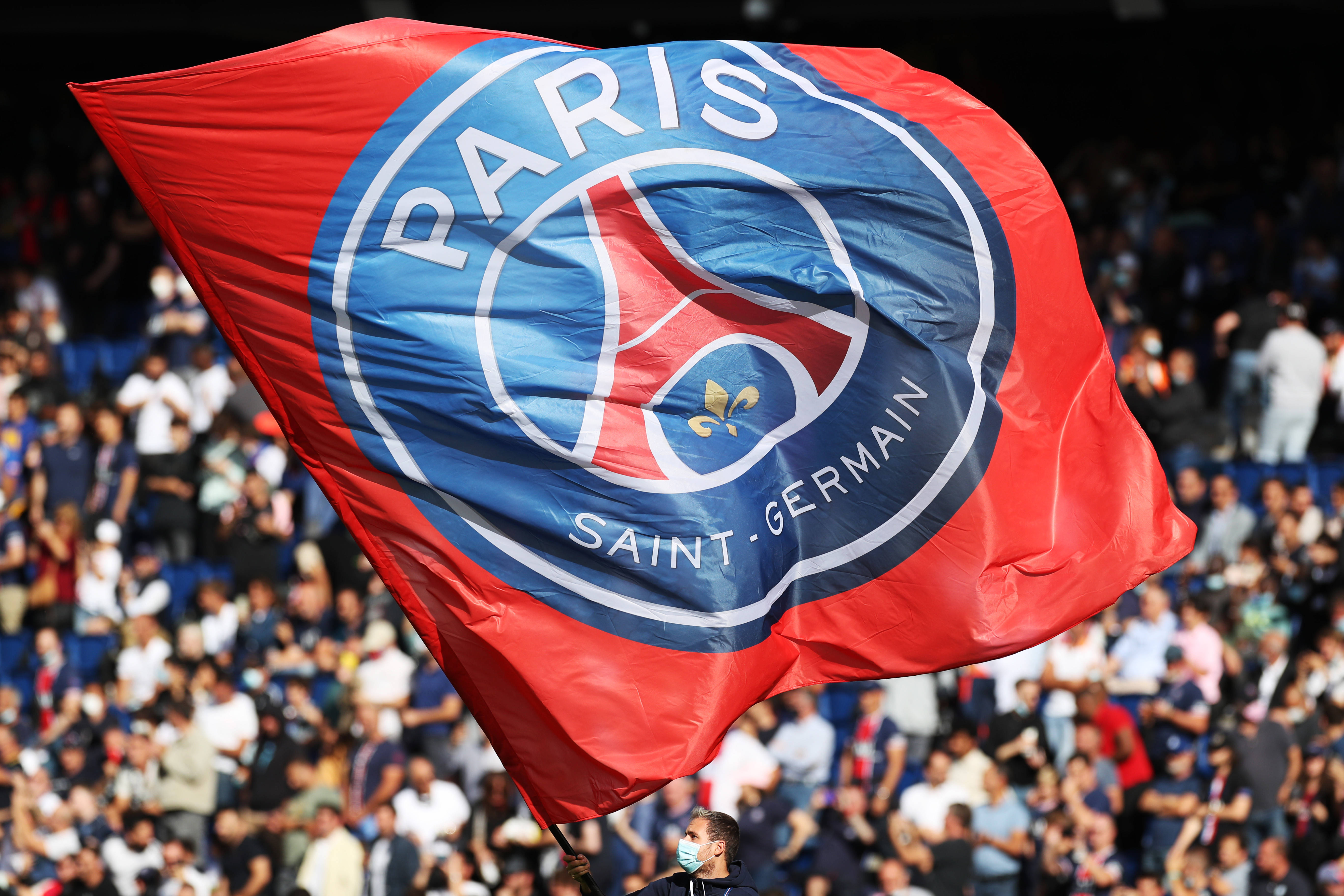 蒯曼三线作战经受住考验！国乒男队主力待补强，年轻选手未达标准（蒯曼三线出击扛住考验，国乒男队主力仍需补强，年轻梯队未达标）