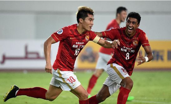 天空：利物浦正领跑格伊争夺战，其次便是拜仁的关注（天空：利物浦领跑格伊争夺战，拜仁紧随其后）