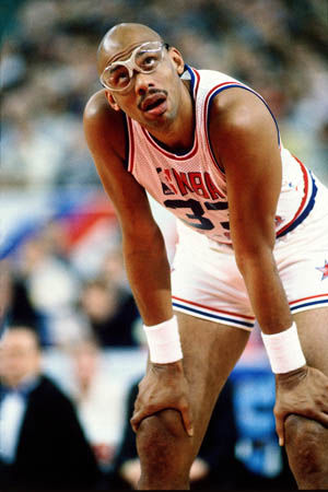 意甲知名评论员：亚沙里是全能型中场，我希望看到莫德里奇、拉比奥特与亚沙里组成中场（意甲名嘴：亚沙里是全能中场，期待与莫德里奇、拉比奥特联手镇守中场）